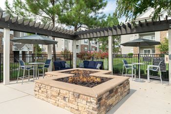 Outdoor lounge and firepit
